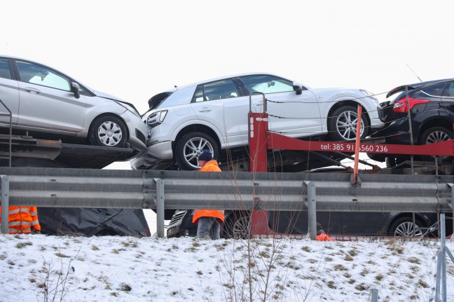 Schwerer LKW-Unfall mit beteiligtem Autotransporter auf Innkreisautobahn bei Pram