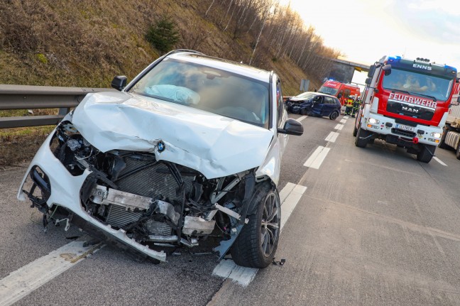 Schwerer Crash auf Westautobahn bei Enns fordert zwei Verletzte