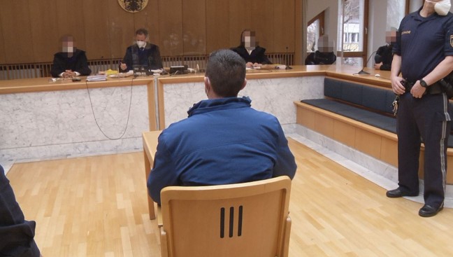 Prozess am Landesgericht Steyr nach Messerattacke auf Ehefrau