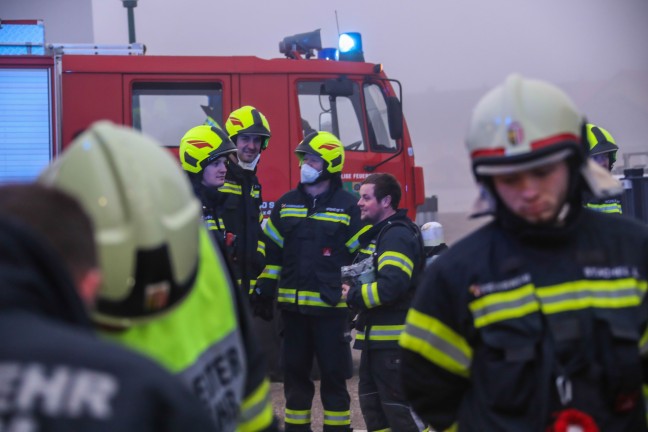 Zwei Feuerwehren bei Brand in einem Wohnhaus in Fraham im Einsatz