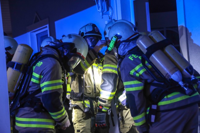 Zwei Feuerwehren bei Brand in einem Wohnhaus in Fraham im Einsatz