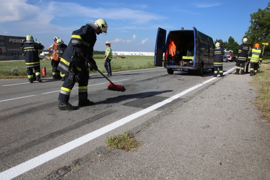 Ein Verletzter bei Verkehrsunfall im Kreuzungsbereich in Weißkirchen an der Traun