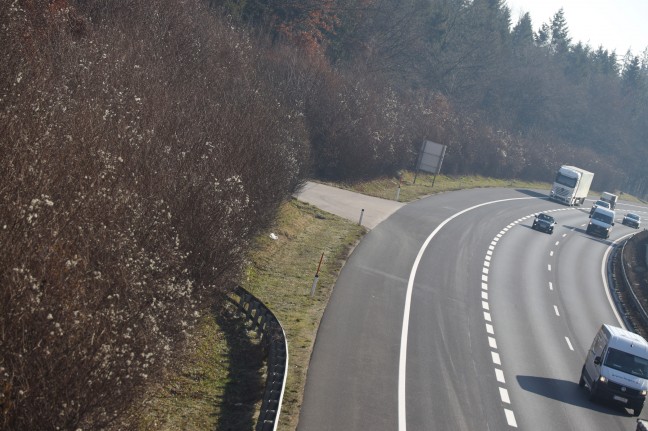 Autolenker (26) lieferte sich wilde Verfolgungsjagd mit der Polizei über Welser- und Innkreisautobahn