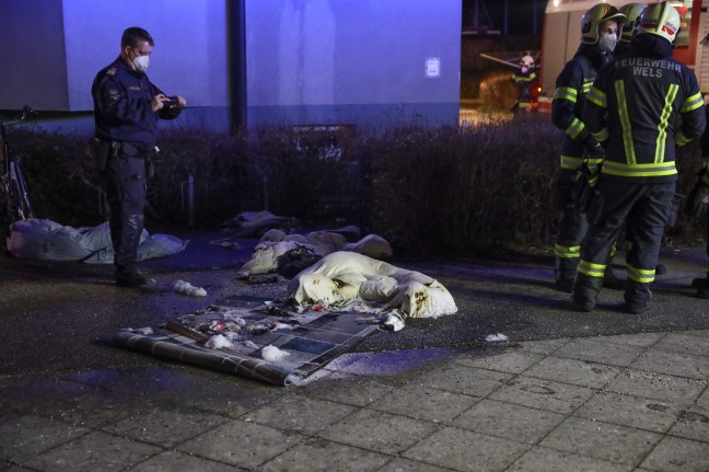 Brand in einer Wohnung eines Mehrparteienhauses in Wels-Neustadt