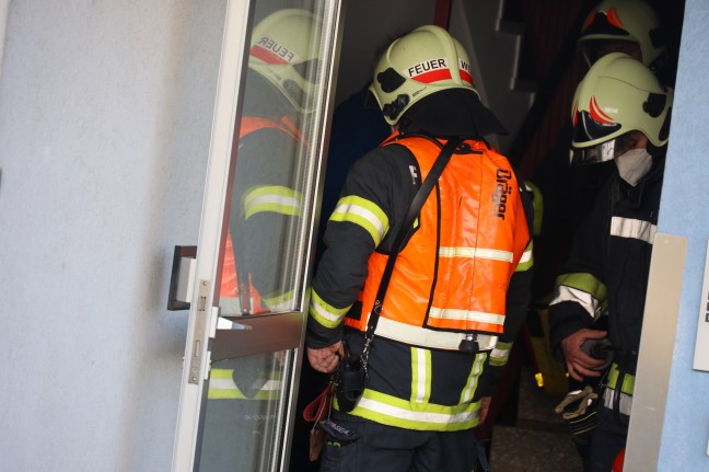 Brandverdacht in einem Mehrparteienwohnhaus in Wels-Neustadt