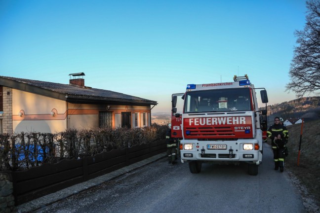 Brand vor einem Wohnhaus in Stroheim rasch gelöscht