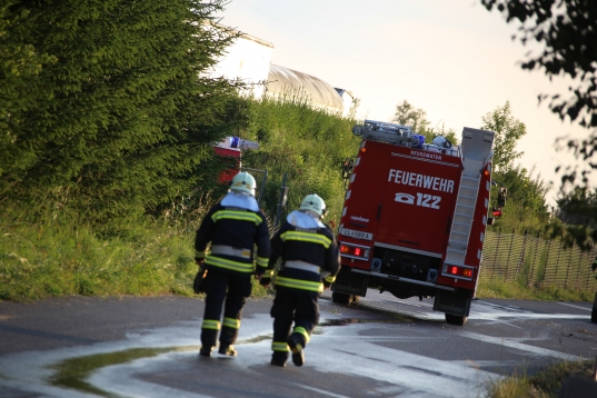Acht Feuerwehren bei Gewerbebrand in Schiedlberg im Einsatz