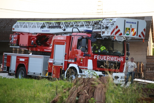 Acht Feuerwehren bei Gewerbebrand in Schiedlberg im Einsatz