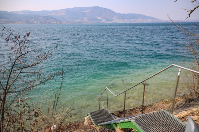 Taucheinsatz im Attersee: Vermisster Taucher bei Steinbach am Attersee unverletzt wieder aufgetaucht