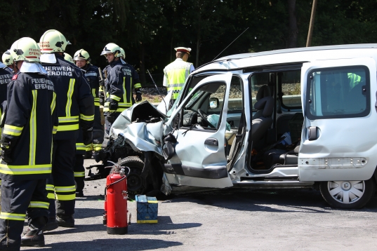 Schwerer Verkehrsunfall auf der Wallerner Straße in Eferding
