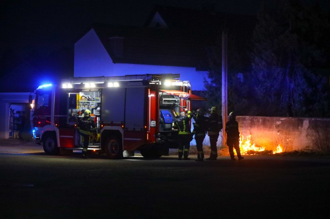 Flurbrand eines Grnstreifens in Wels-Pernau schnell gelscht