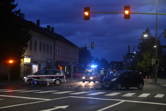 Motorradlenker bei Kreuzungscrash in Wels-Lichtenegg verletzt
