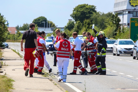 Sechs zum Teil Schwerverletzte bei schwerem Verkehrsunfall in Wels-Pernau