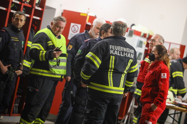 Abgängige Person im Rahmen einer großen Suchaktion in Kallham von Einsatzkräften gefunden