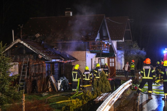 Fünf Feuerwehren bei Brand eines Wohnhauses in Altmünster im Einsatz