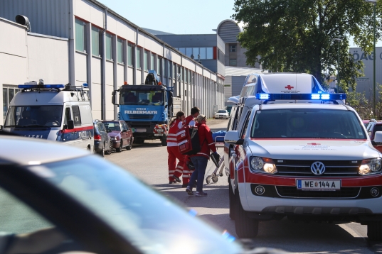 Radfahrer hatte bei Verkehrsunfall mit LKW in Wels-Pernau großes Glück