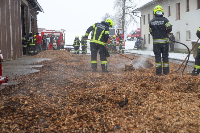 Drei Feuerwehren bei Brand auf Bauernhof in Steinbach an der Steyr im Einsatz
