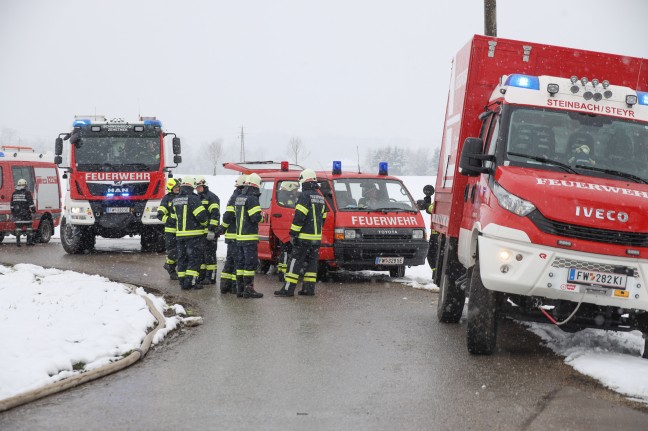 Drei Feuerwehren bei Brand auf Bauernhof in Steinbach an der Steyr im Einsatz