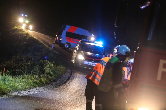 Fahrzeug bei schwerem Unfall in Rottenbach in mehrere Teile gerissen