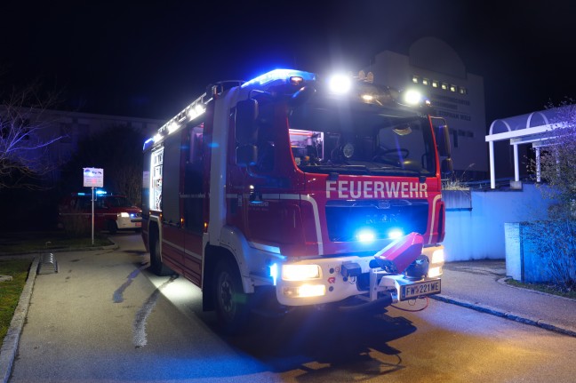 Brandmeldeanlage alarmierte Feuerwehr zu Kleinbrand in einem rztezentrum in Wels-Lichtenegg