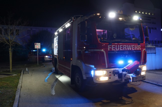 Brandmeldeanlage alarmierte Feuerwehr zu Kleinbrand in einem rztezentrum in Wels-Lichtenegg