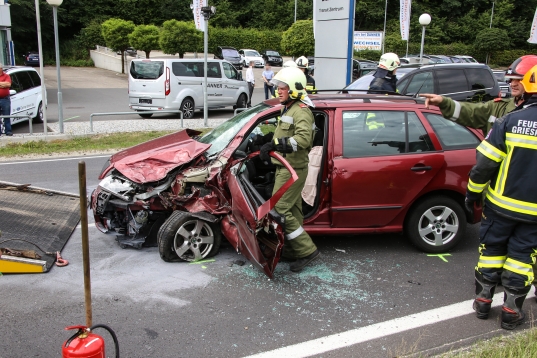 Verkehrsunfall auf der Innviertler Straße in Schlüßlberg fordert mehrere Verletzte