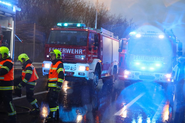 Schwerer LKW-Unfall auf Welser Autobahn bei Weikirchen an der Traun