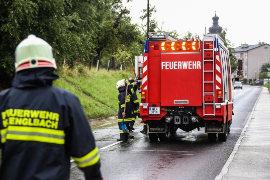 Kurzes Unwetter mit Starkregen sorgte fr Einstze der Feuerwehr