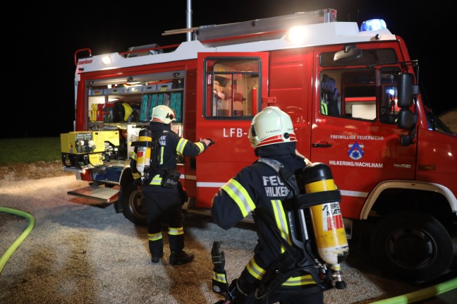 Drei Feuerwehren bei Brand auf einer Baustelle in Haibach ob der Donau im Einsatz