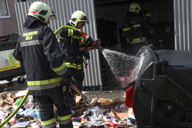 Brand mehrerer Mllcontainer in einer Sammelinsel einer Wohnanlage in Wels-Neustadt