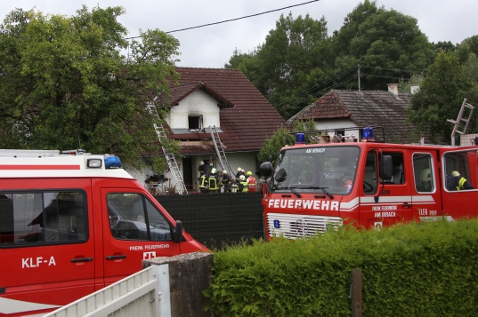 Vier Feuerwehren bei Wohnhausbrand in Pichl bei Wels im Einsatz