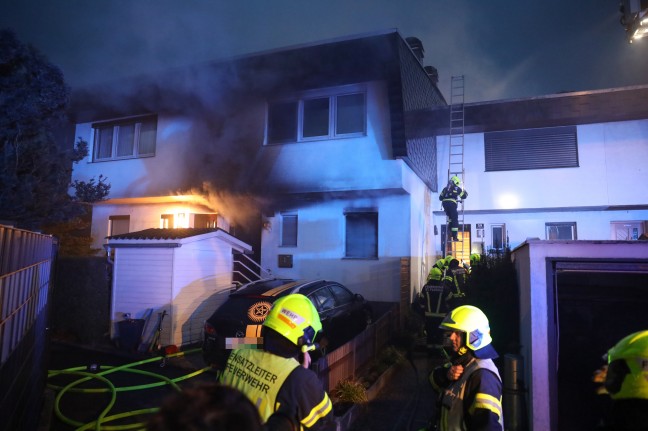 Großeinsatz bei Brand eines Reihenhauses in St. Florian