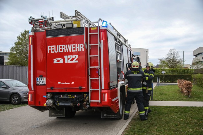 Feuerwehr bei vermutetem Gasaustritt in Wels-Lichtenegg im Einsatz