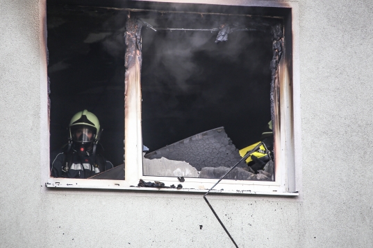 Frau und Kind in Ansfelden aus brennender Wohnung gerettet