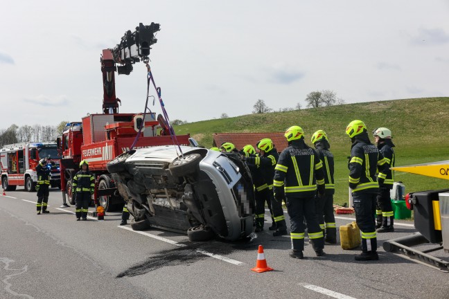Schwerer Crash auf Salzkammergutstraße bei Regau