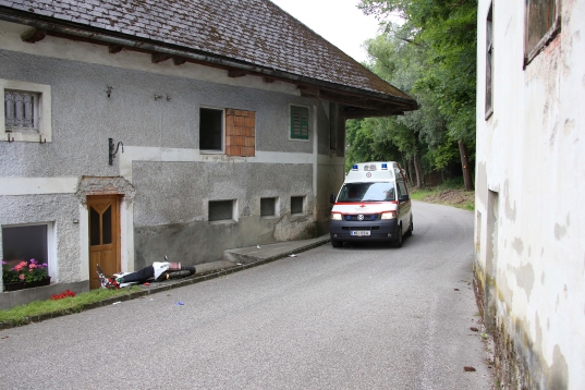 Verkehrsunfall mit Moped in Bad Wimsbach-Neydharting fordert zwei Verletzte