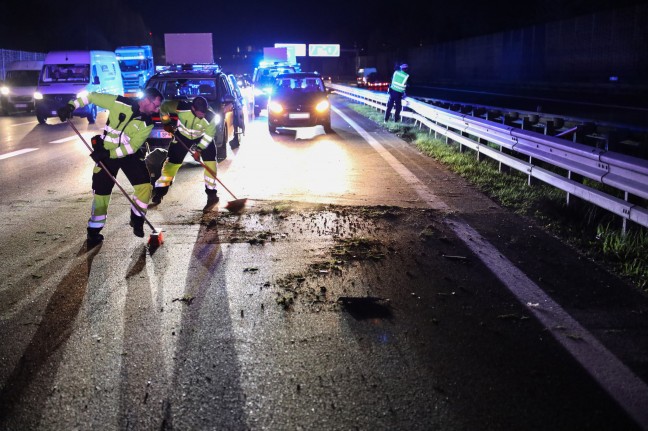 Schwerer Crash im dichten Osterrckreiseverkehr auf Innkreisautobahn bei Wels