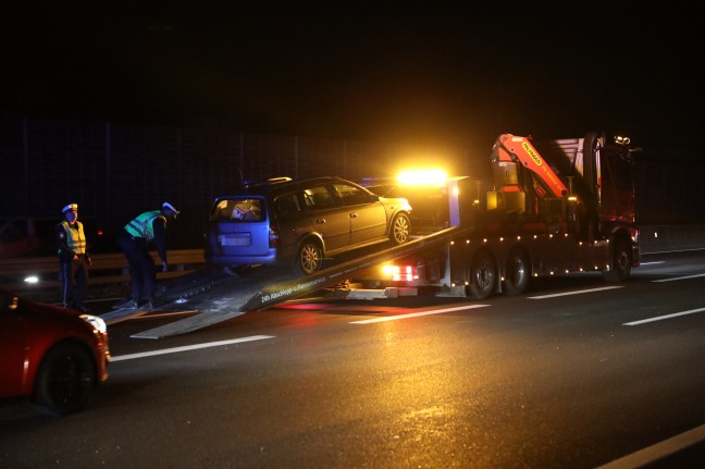 Schwerer Crash im dichten Osterrckreiseverkehr auf Innkreisautobahn bei Wels