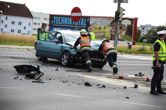 Verkehrsunfall im Kreuzungsbereich nach Ausfall der Verkehrslichtsignalanlage