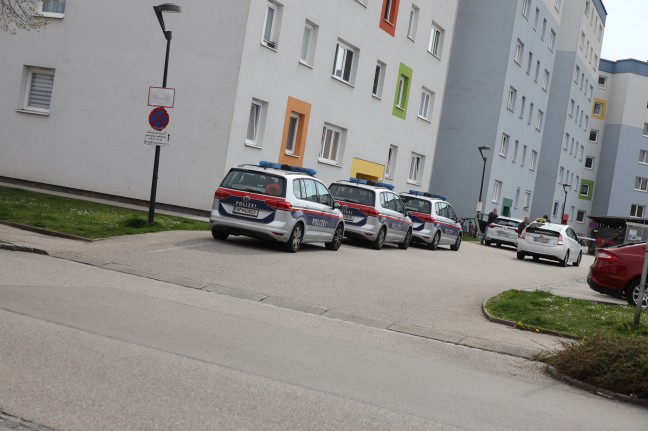 Größerer Polizeieinsatz in einer Wohnanlage in Wels-Pernau nach Tumult