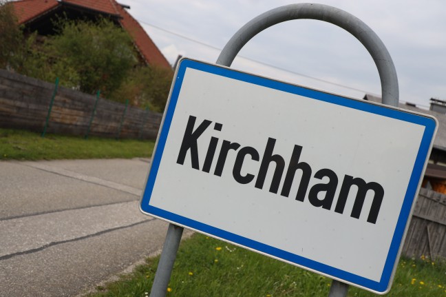 Stichverletzung: Streit in einem Sammeltaxi in Kirchham endet mit Schwerverletztem