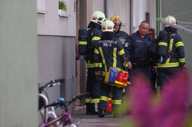 Brandverdacht in einem Mehrparteienwohnhaus in Wels-Vogelweide