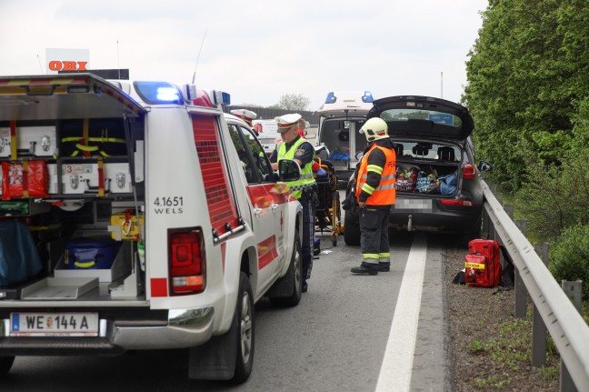 Auto auf Welser Autobahn bei Wels-Puchberg gegen Leitschiene gekracht