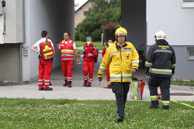 Brand auf einem Balkon in einer Wohnanlage in Wels-Neustadt