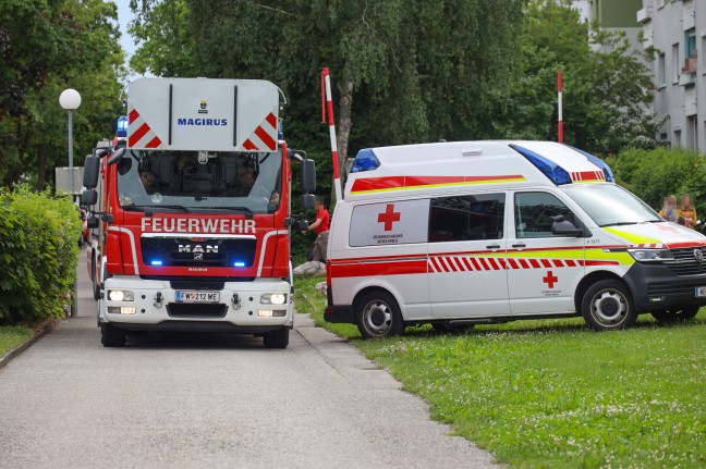 Brand auf einem Balkon in einer Wohnanlage in Wels-Neustadt