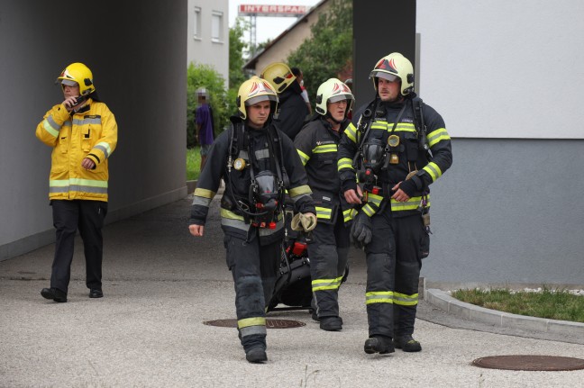 Brand auf einem Balkon in einer Wohnanlage in Wels-Neustadt