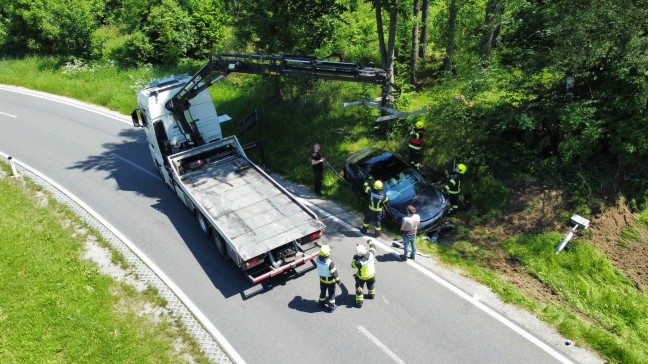 Verkehrsunfall mit Elektroauto in Haibach im Mhlkreis forderte drei Verletzte