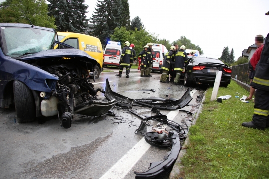 Unfall mit drei Fahrzeugen in Nußbach fordert mehrere Verletzte