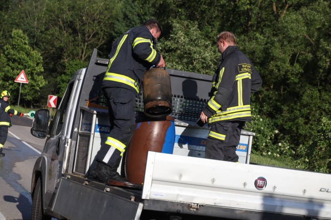 Brand eines Gasgrillers samt Gasflasche in Schleißheim