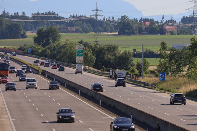 Rasche Entwarnung nach gemeldeten Brand eines Kleinbusses auf Westautobahn bei Sipbachzell